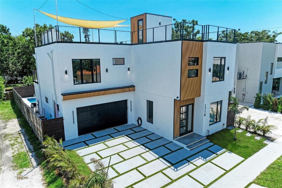 1716 9th St., Sarasota, FL 34236