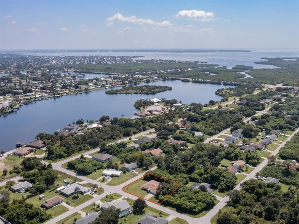 733 Springview Ave., Port Charlotte, FL 33948