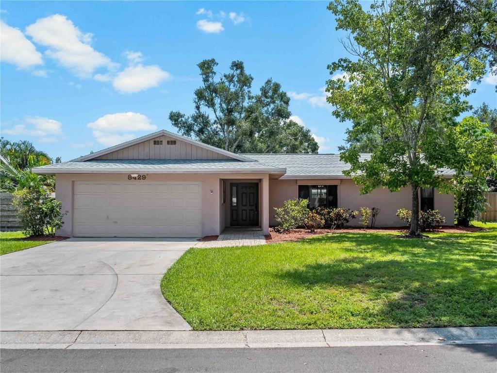 8429 Cypress Lake Cir., Sarasota, FL 34243
