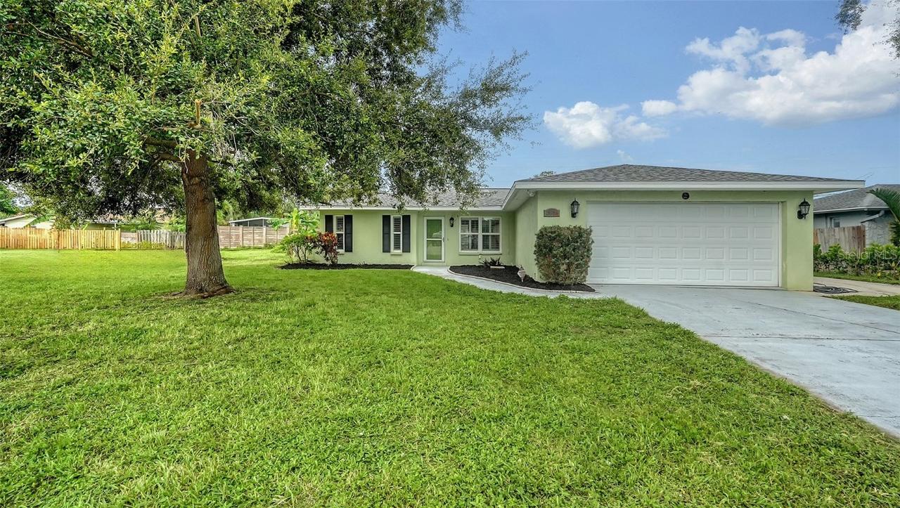 383 Dorchester Dr., Venice, FL 34293