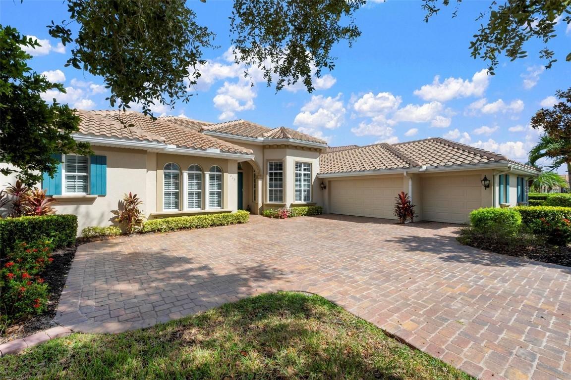 225 Pesaro Dr., North Venice, FL 34275
