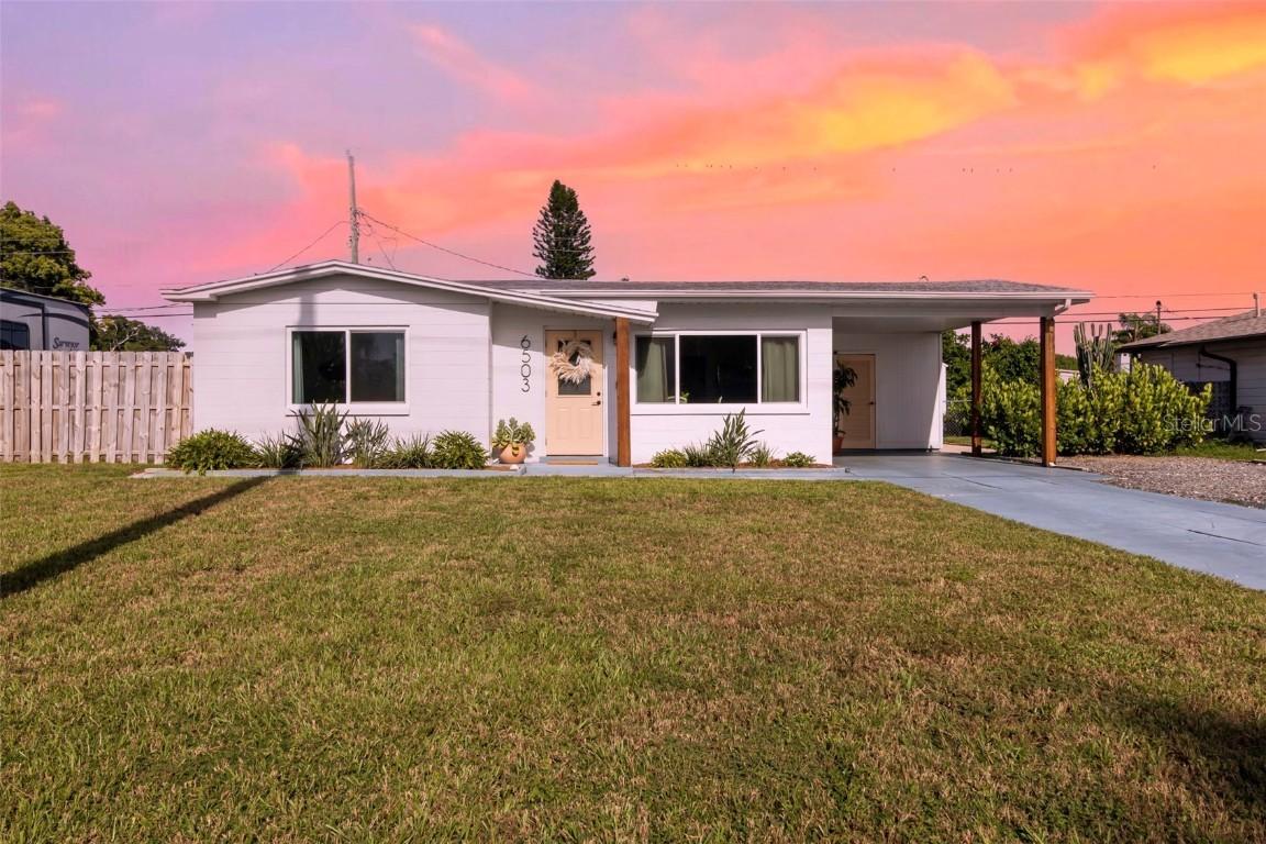 6503 26th St., Bradenton, FL 34207