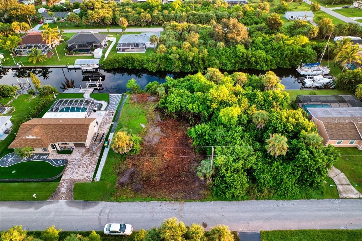 18522 Ayrshire Cir., Port Charlotte, FL 33948