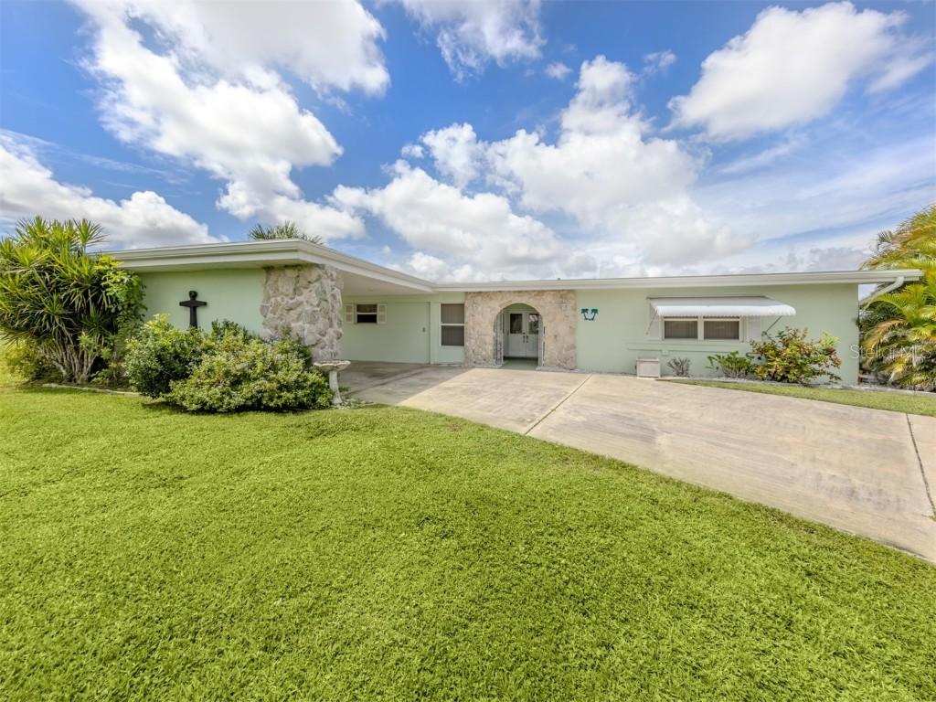2500 Aquilos Ct., Port Charlotte, FL 33952