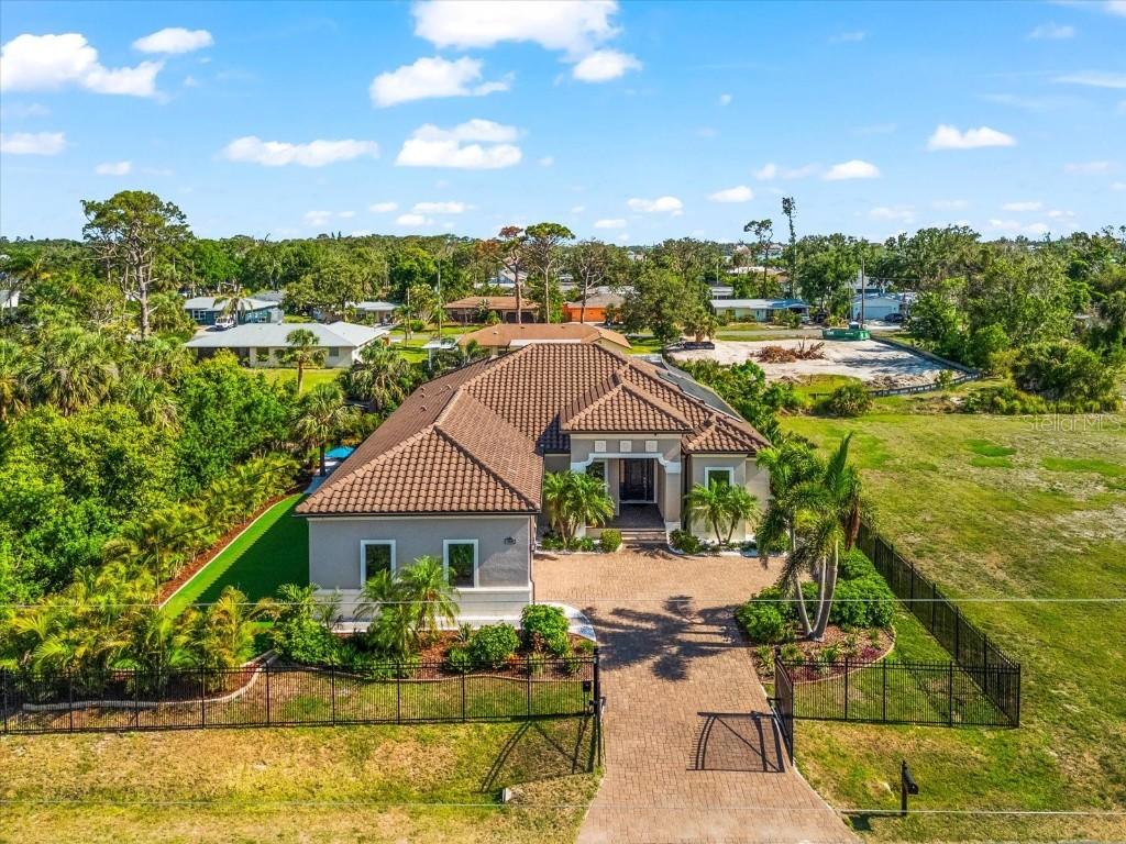 329 Myrtle Ave., Nokomis, FL 34275