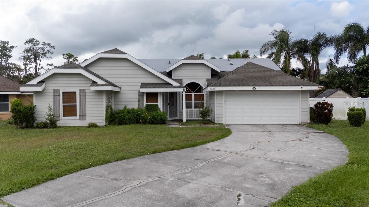7606 37th Street Cir., Sarasota, FL 34243