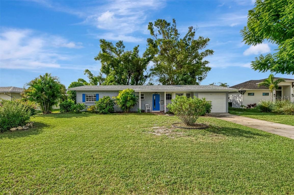 112 Field Avenue East, Venice, FL 34285