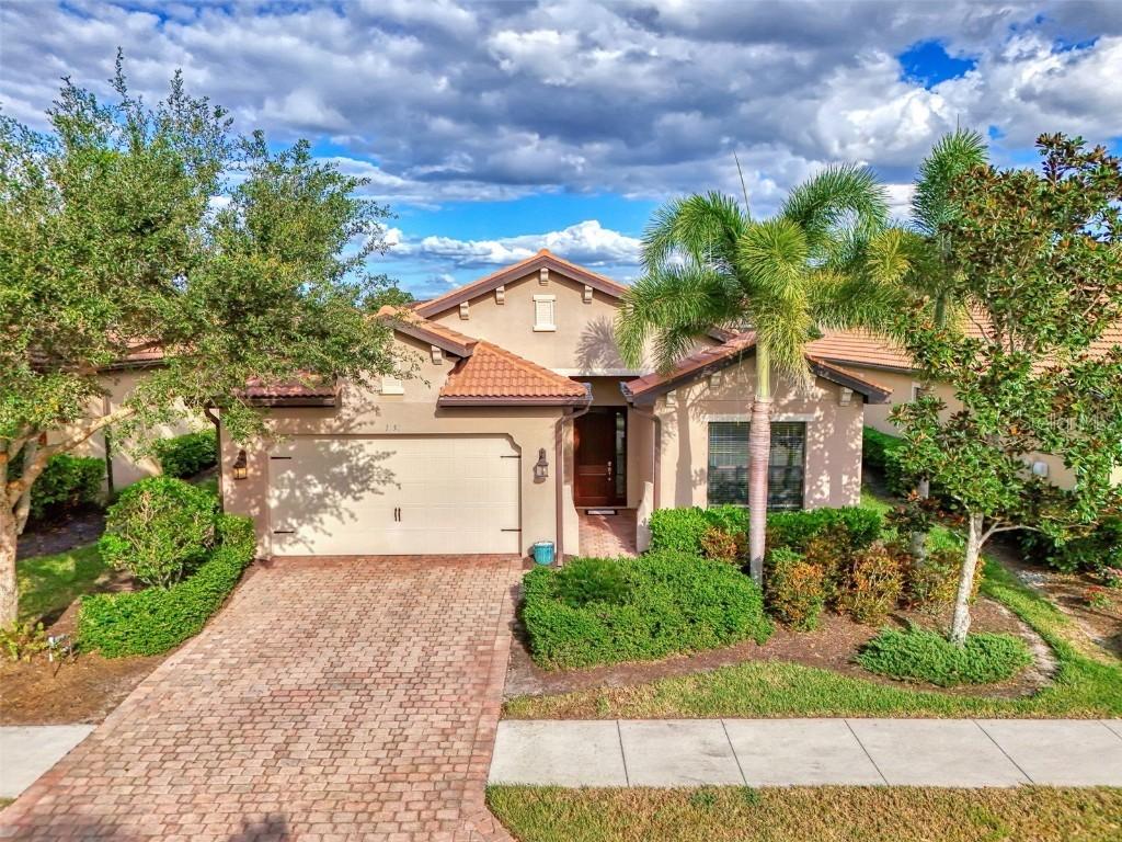 1050 Bluffwood Dr., Nokomis, FL 34275