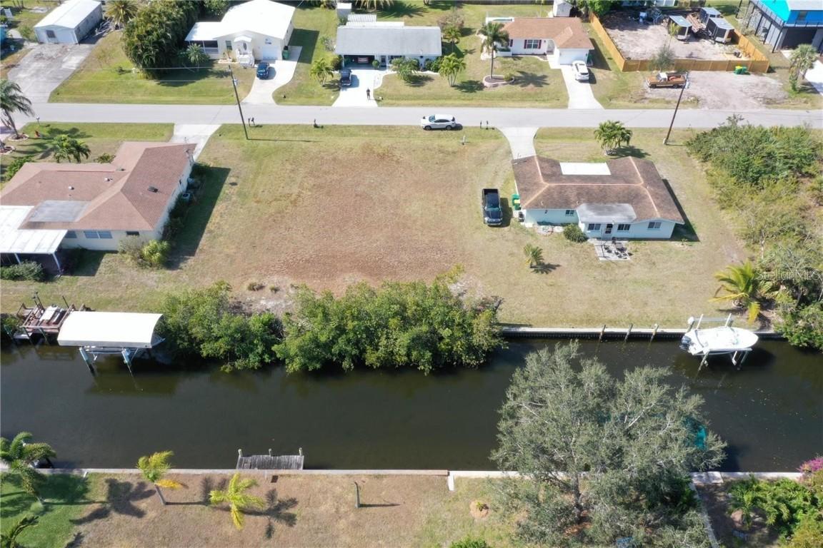 2702 Larkspur Dr., Punta Gorda, FL 33950