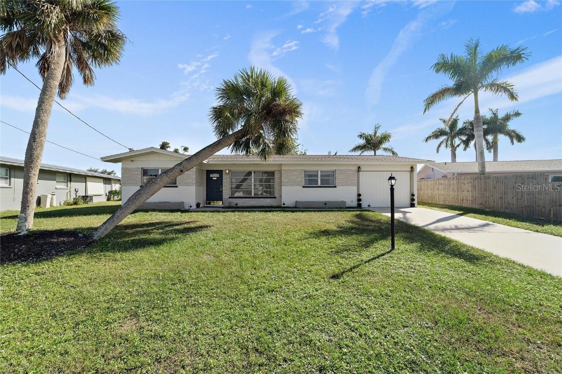 444 Driftwood Rd., Venice, FL 34293