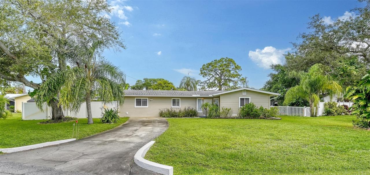 1560 Poinciana Rd., Venice, FL 34293