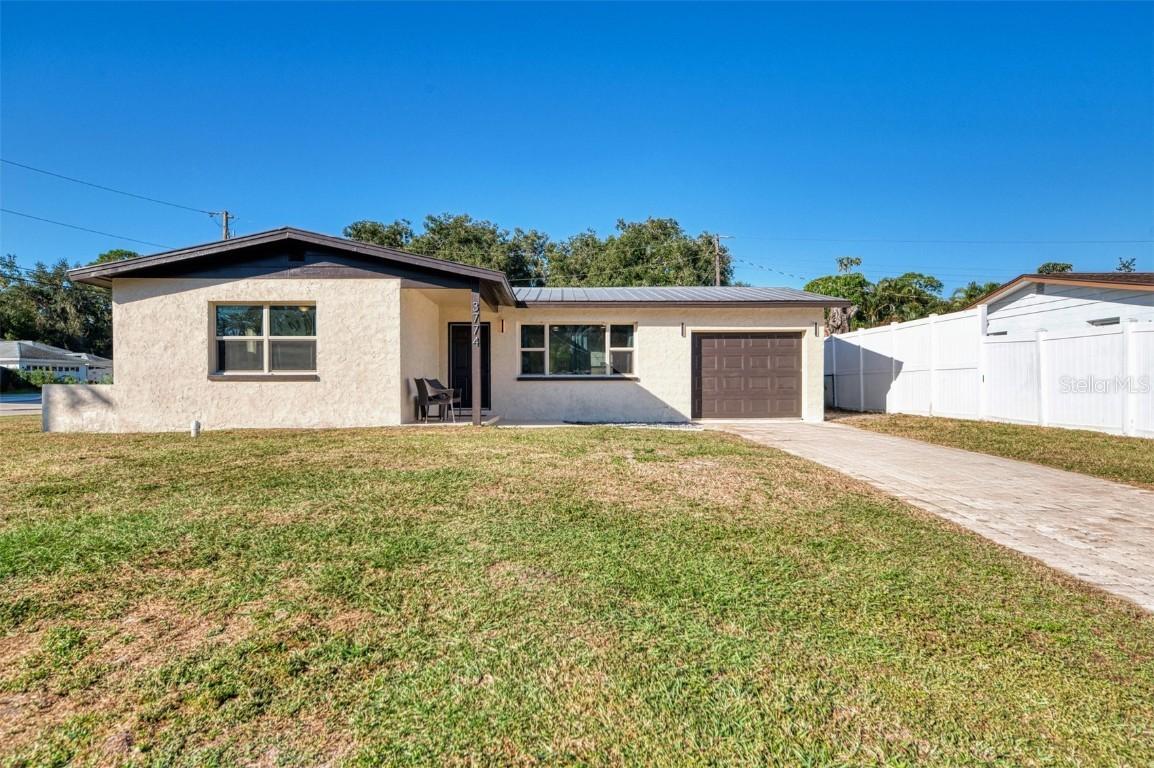 3774 Wake Ave., Sarasota, FL 34240