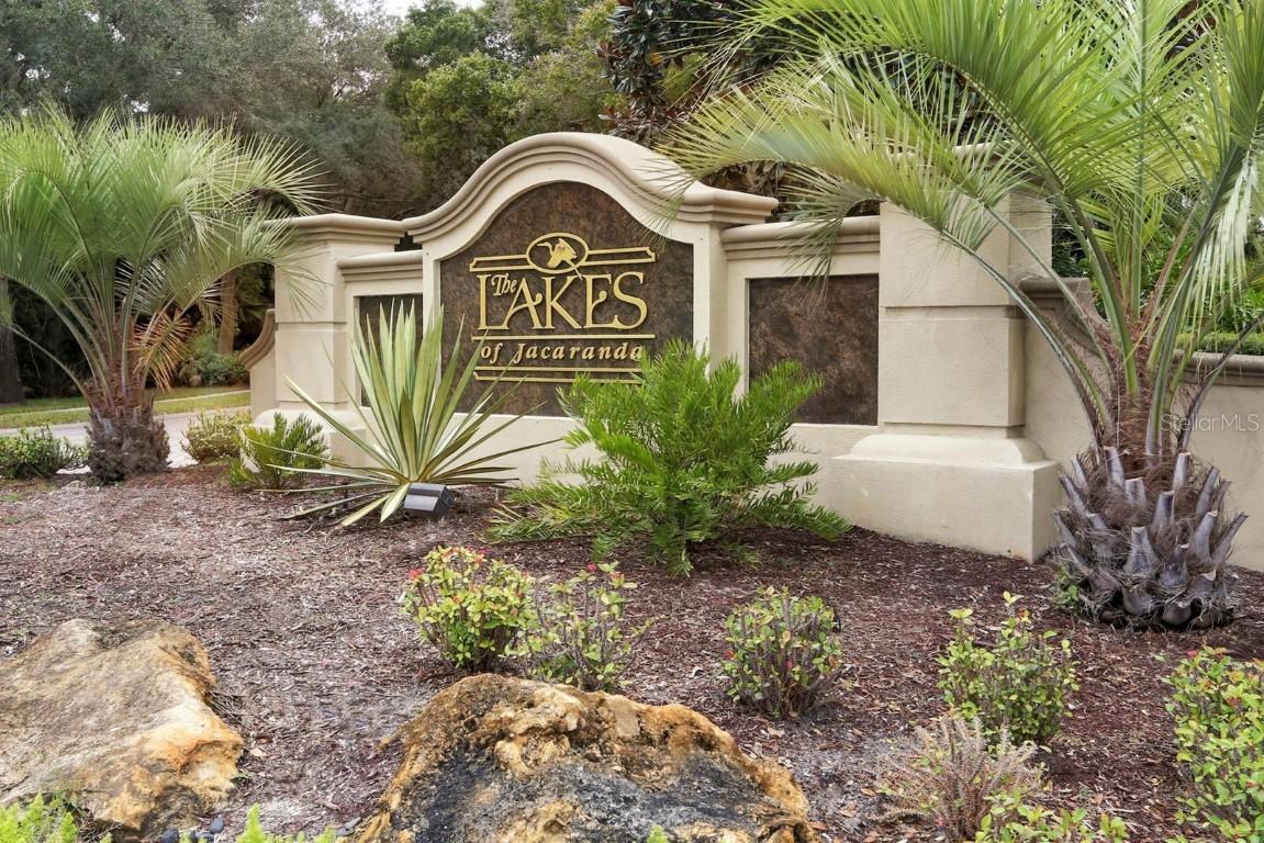 529 Lake Of The Woods Dr., Venice, FL 34293