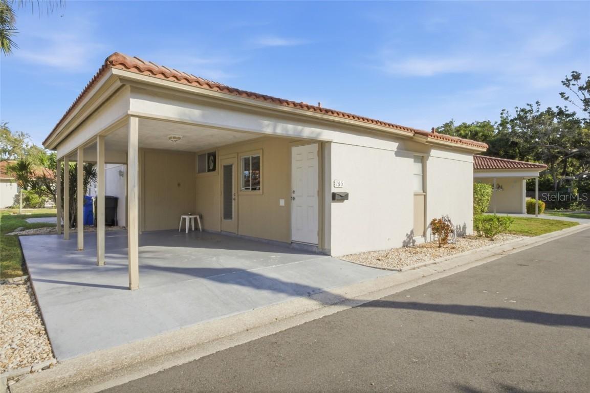 165 Vista Hermosa Cir. #24A, Sarasota, FL 34242