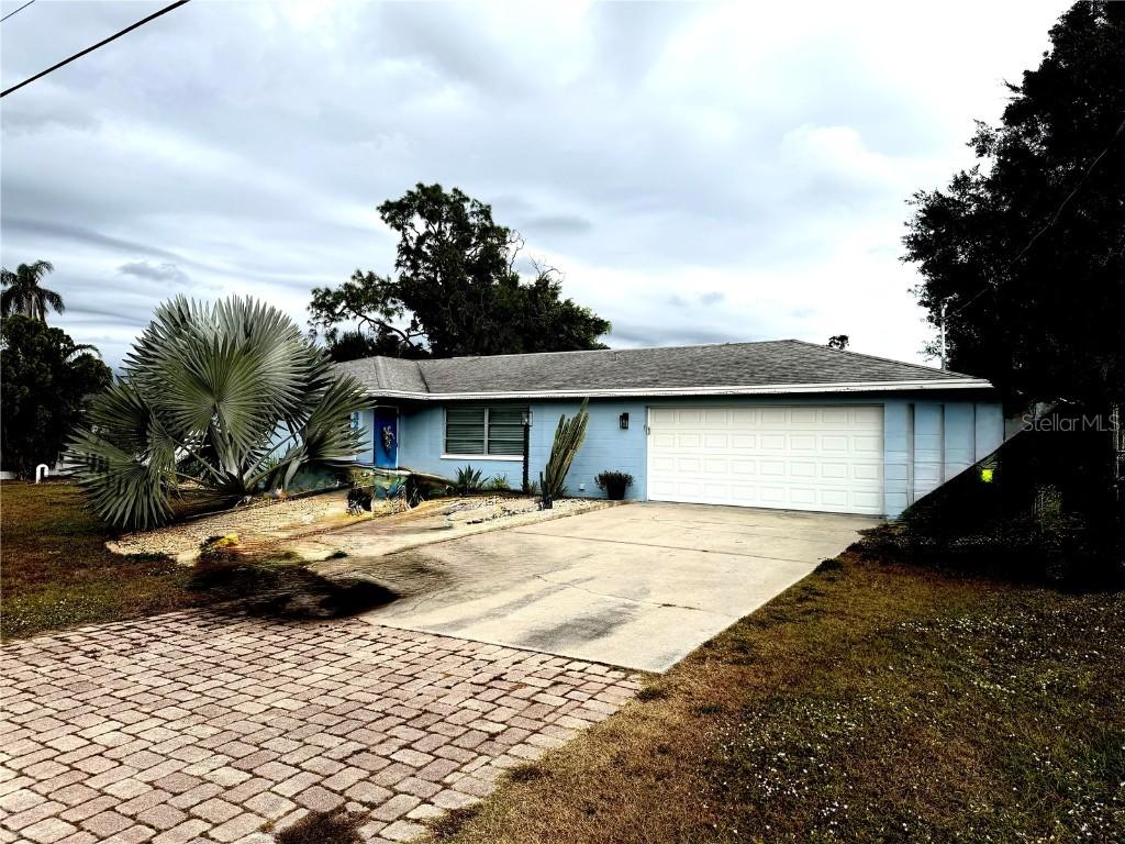 3233 Teal Ave., Sarasota, FL 34232