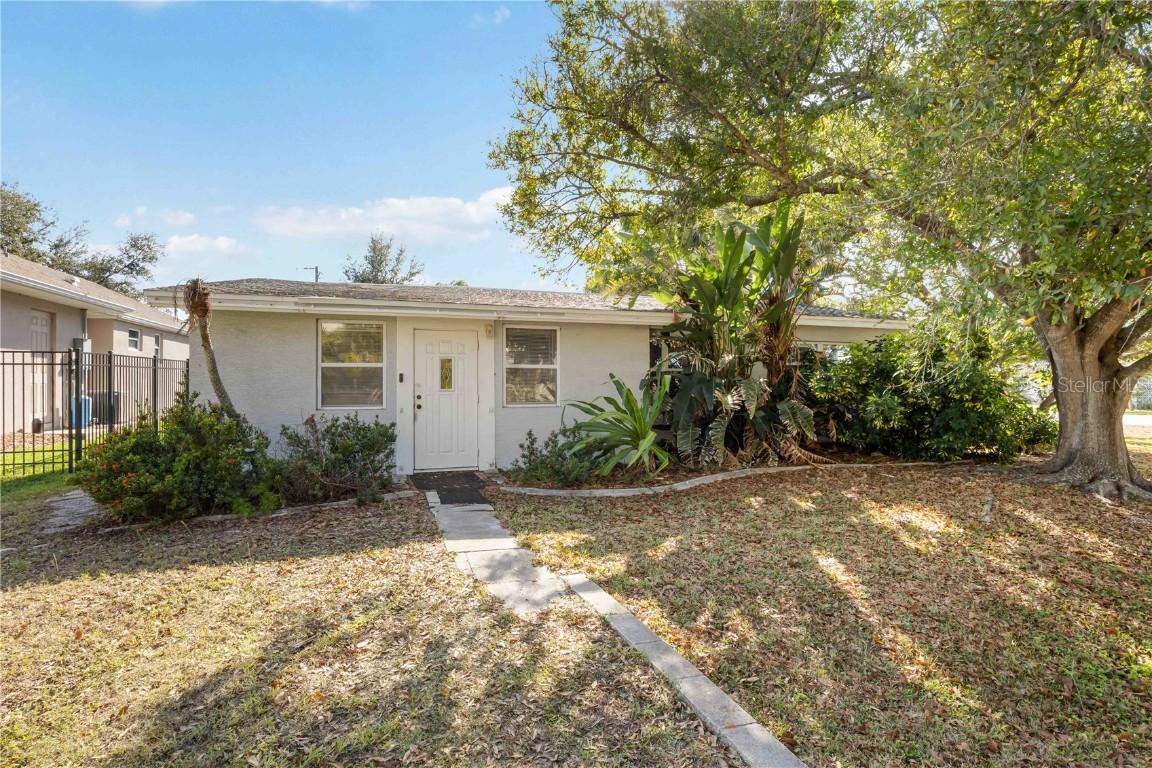 300 Field Ave., Venice, FL 34285