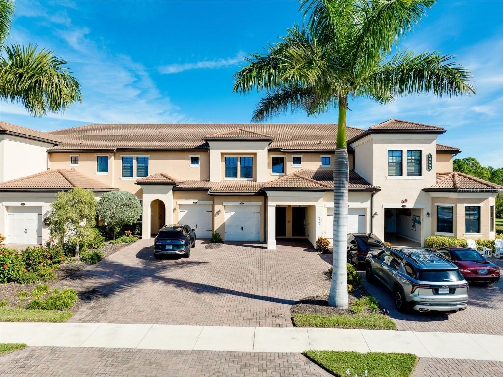 10063 Crooked Creek Dr. #202, Venice, FL 34293