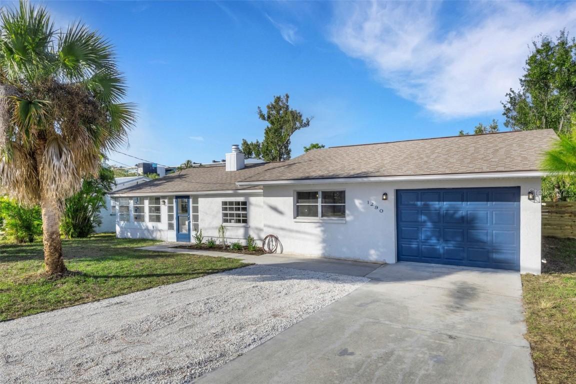 1290 Oxford Dr., Englewood, FL 34223