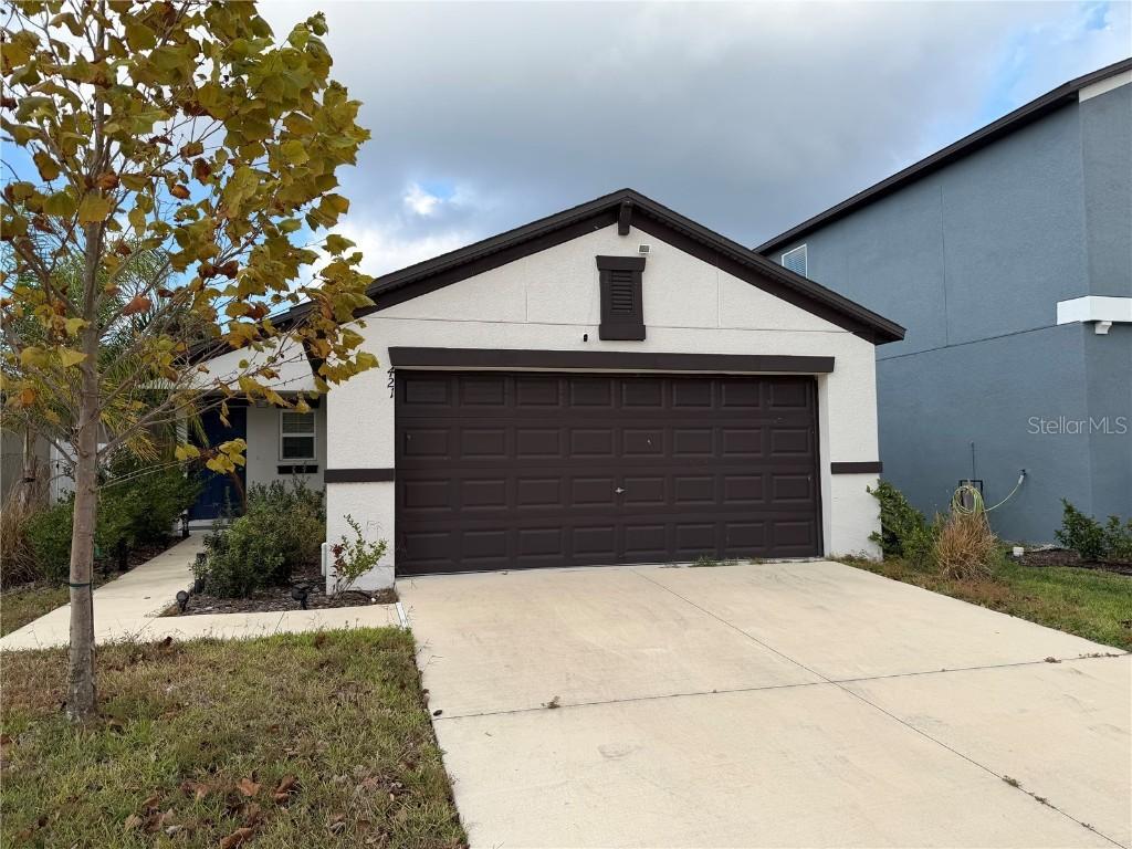 421 Royal Empress Dr., Ruskin, FL 33570