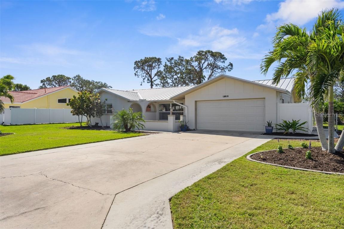 201 Cavallini Dr., Nokomis, FL 34275