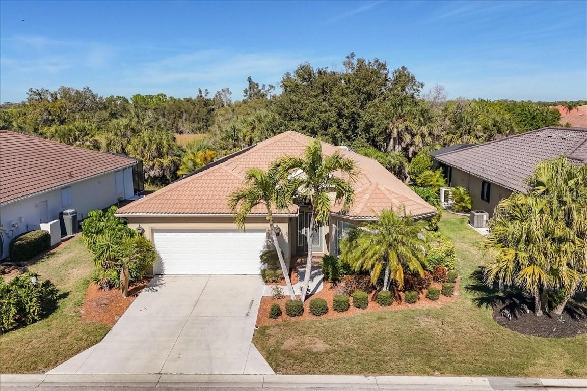 407 Pinewood Lake Dr., Venice, FL 34285