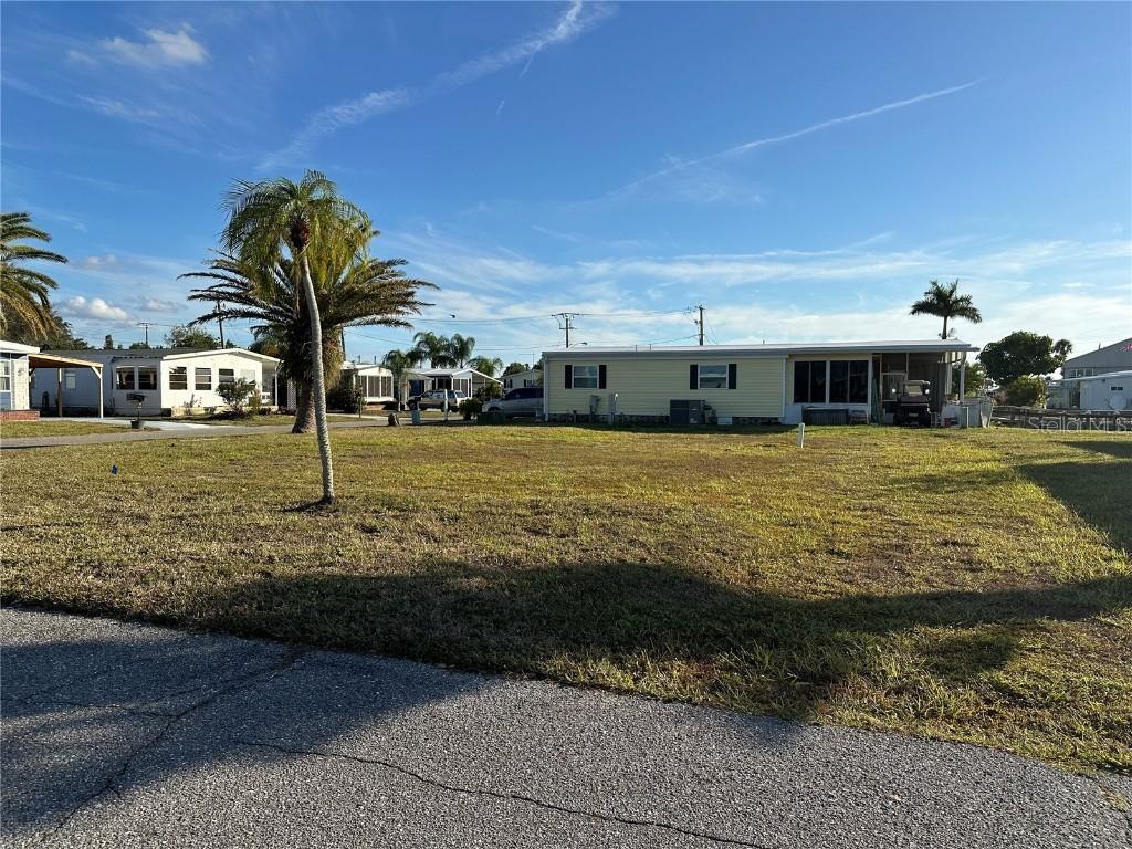 607 Fairmount Dr., North Port, FL 34287