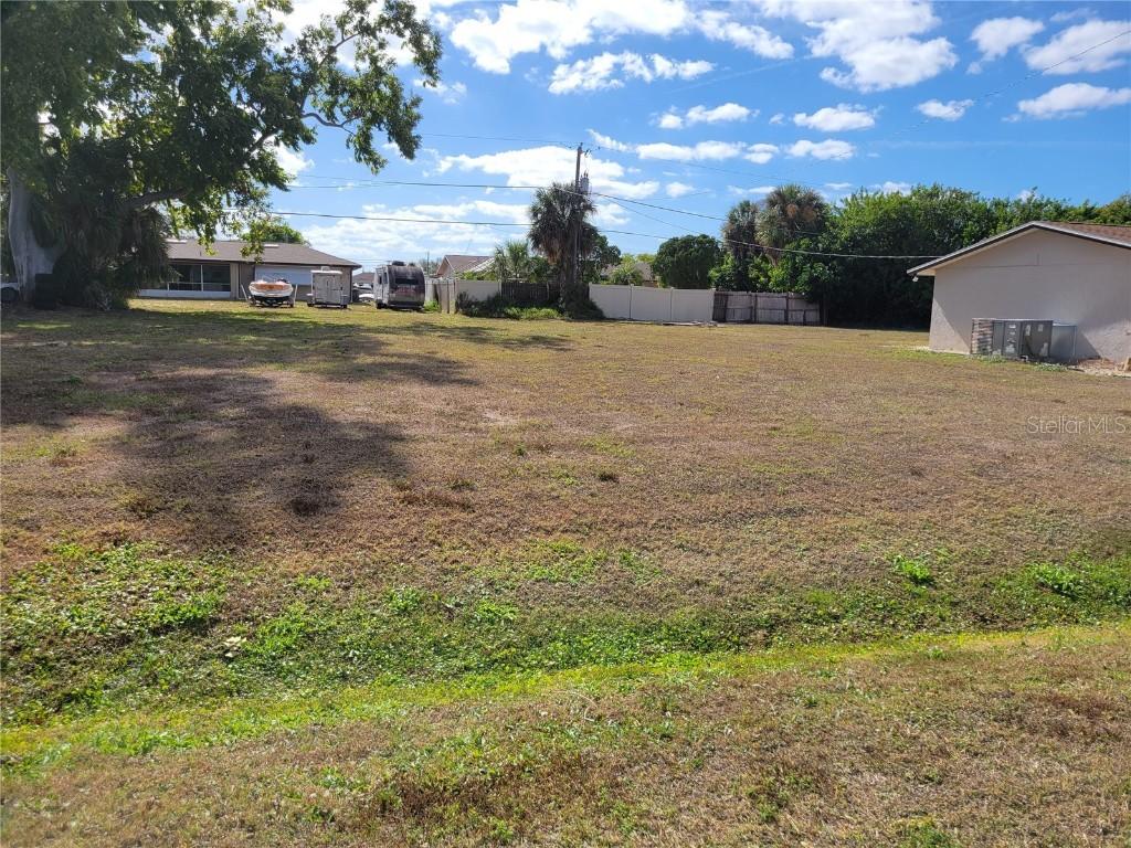 571 Grove Ave., Port Charlotte, FL 33952