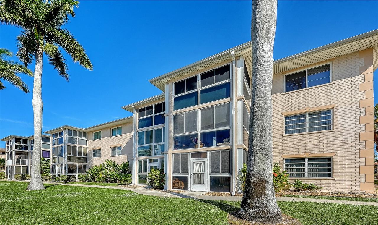 200 The Esplanade #B2, Venice, FL 34285