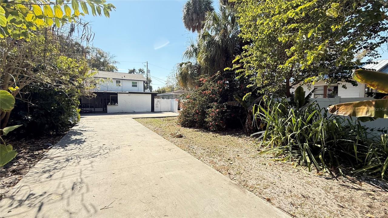 806 E Robles St., Tampa, FL 33602