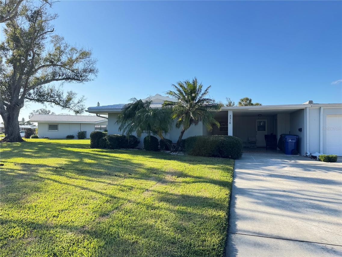 3318 Village Green Dr. #823, Sarasota, FL 34239