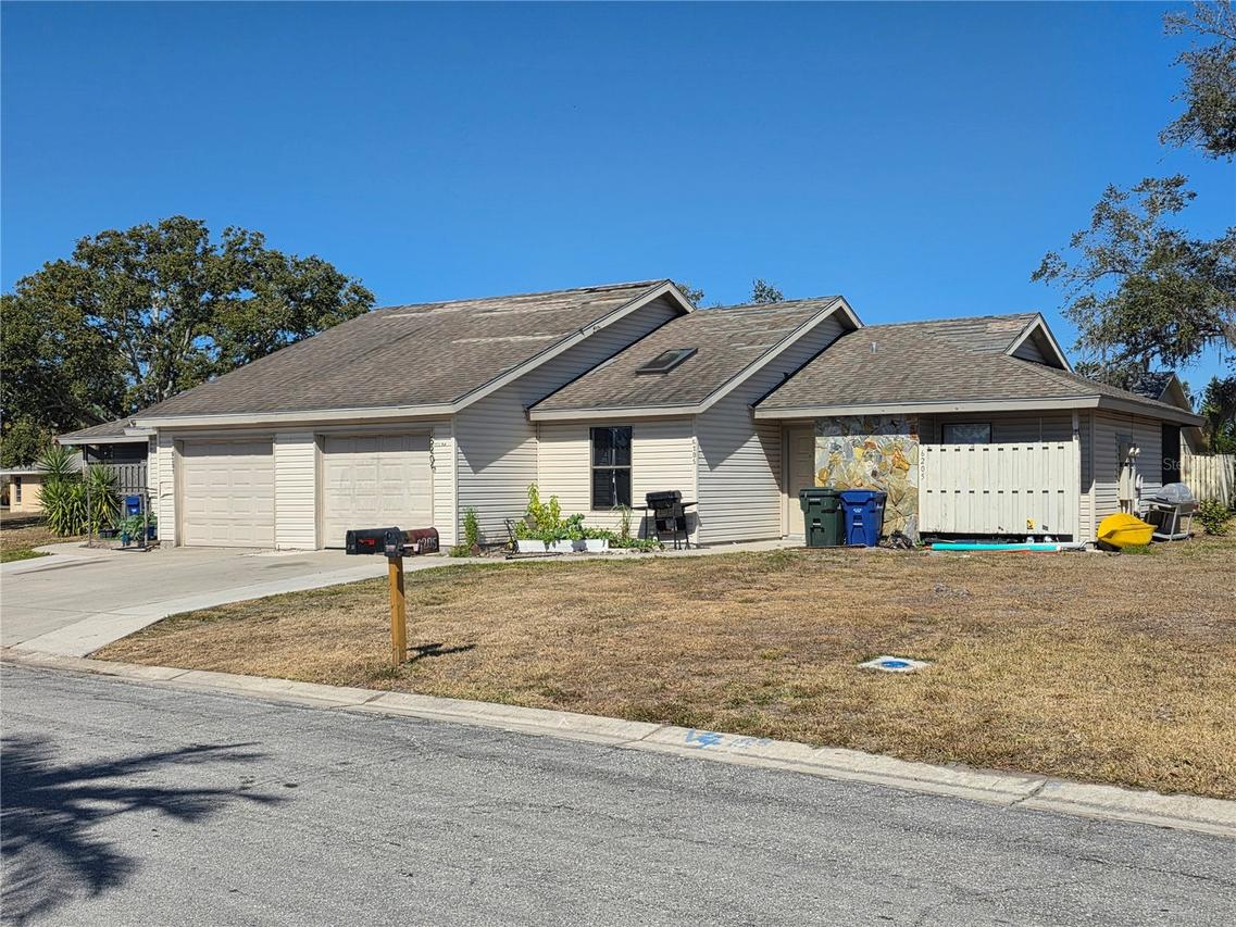 6201-6205 Draw Ln., Sarasota, FL 34238