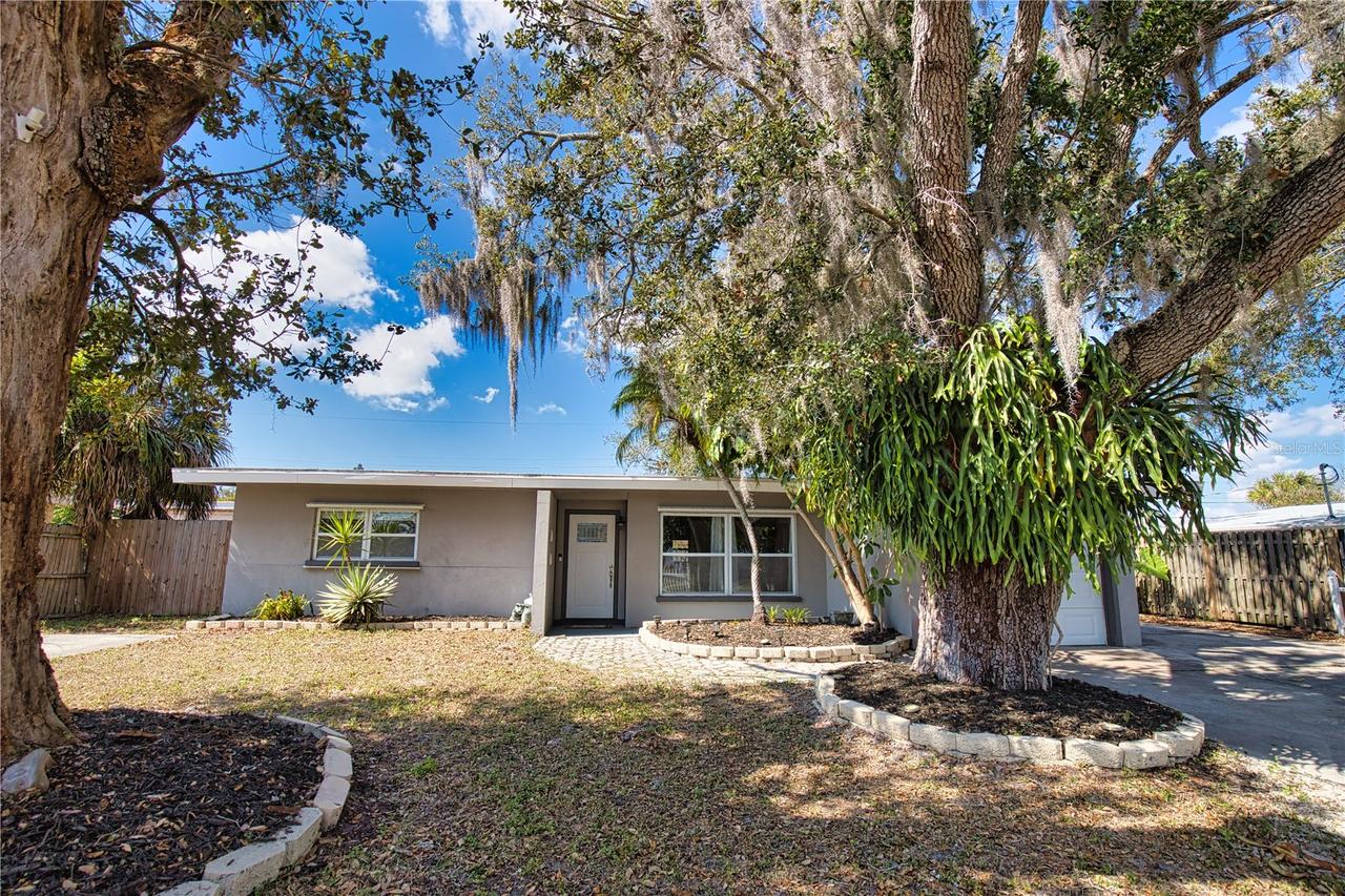 1937 Gold Ave., Sarasota, FL 34235