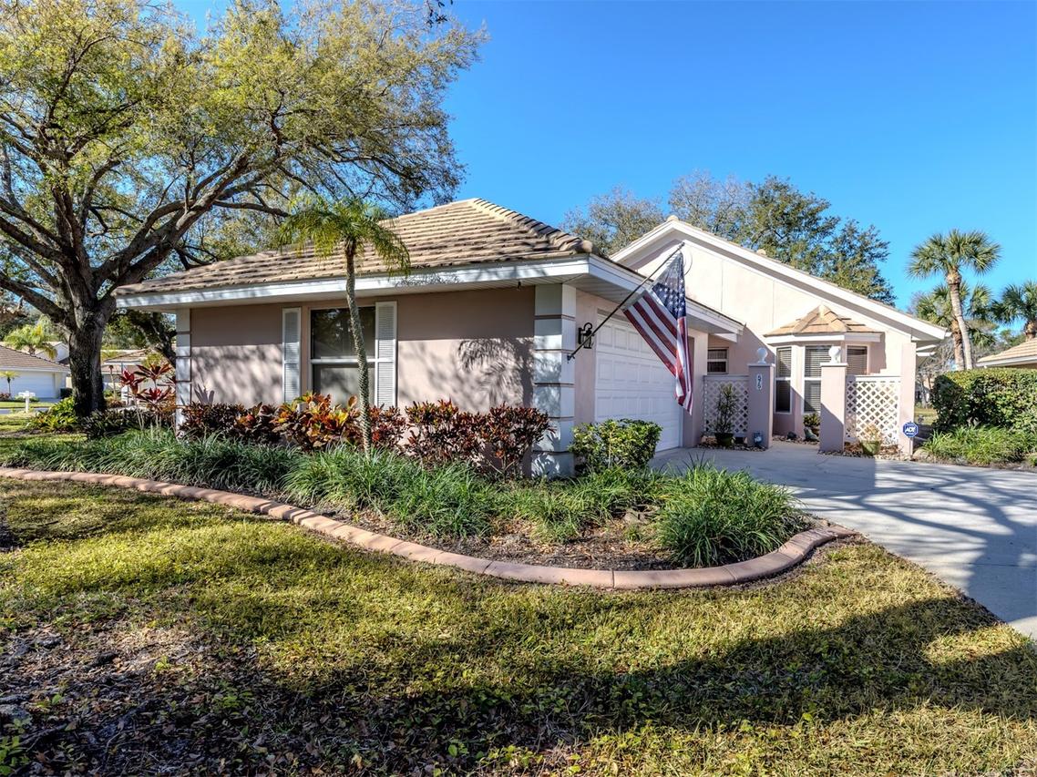 575 Clubside Cir. #35, Venice, FL 34293