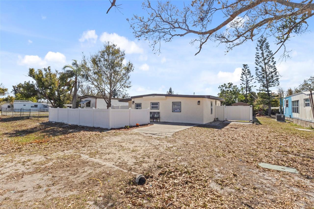 1707 Scotties Pl., Nokomis, FL 34275