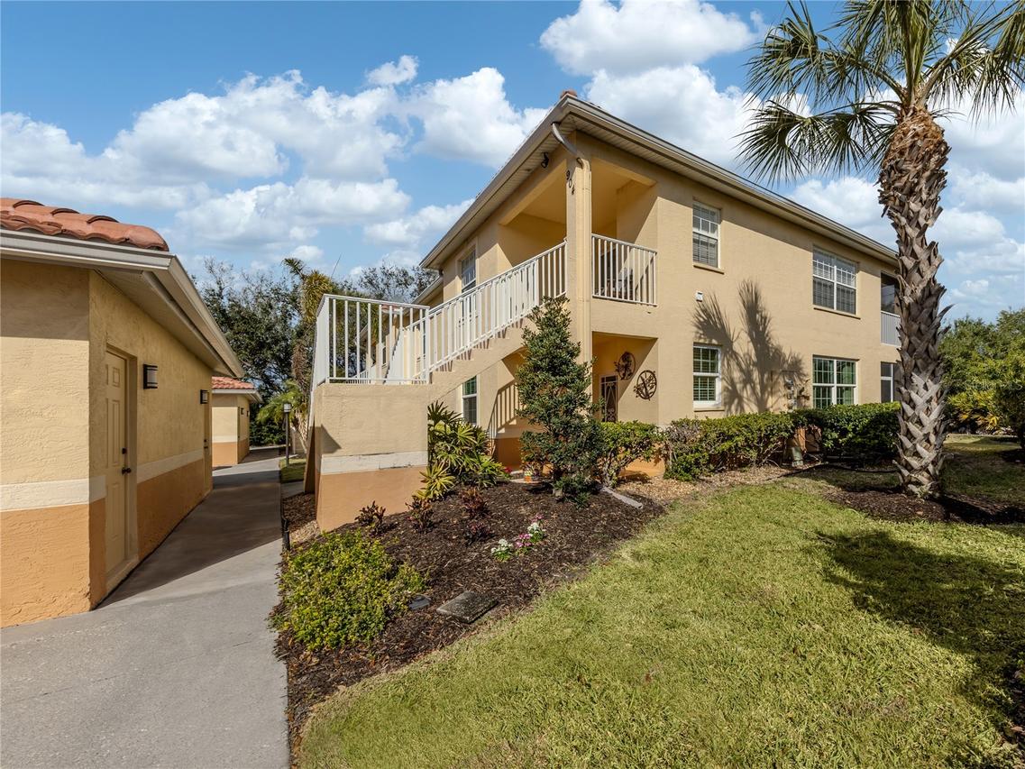 902 Casa Del Lago Way, Venice, FL 34292