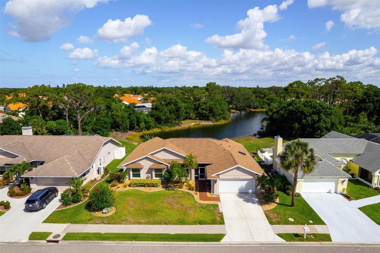 5009 Southern Pine Cir., Venice, FL 34293