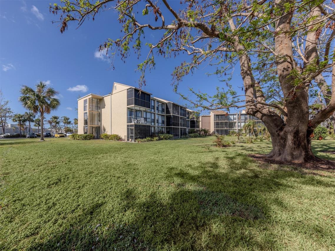 618 Bird Bay Dr. #216, Venice, FL 34285