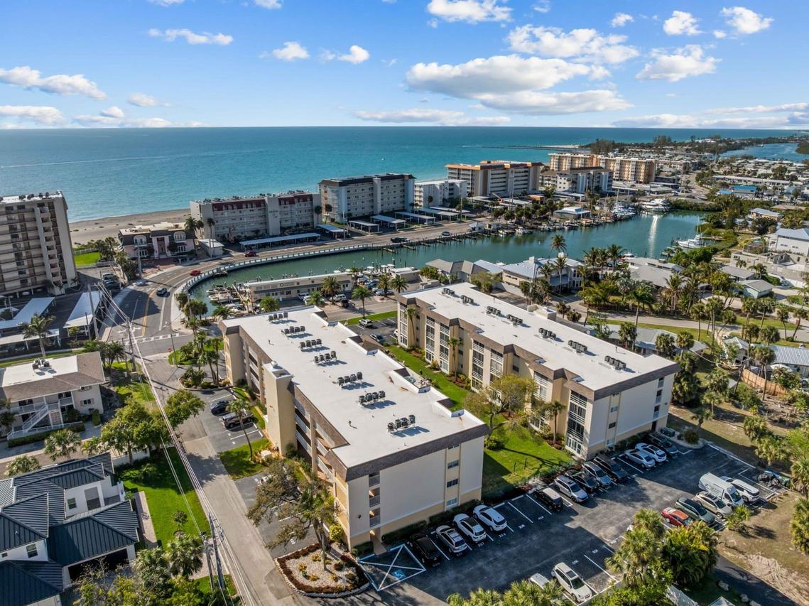 995 Laguna Dr. #305, Venice, FL 34285