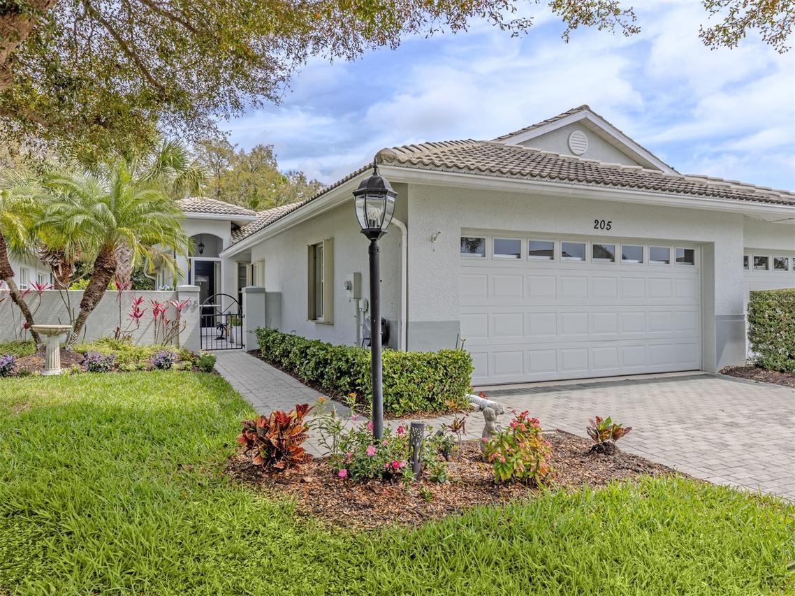 205 Reclinata Cir., Venice, FL 34292
