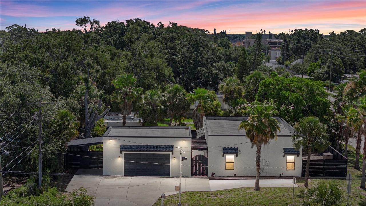 1185 S Shade Ave., Sarasota, FL 34237