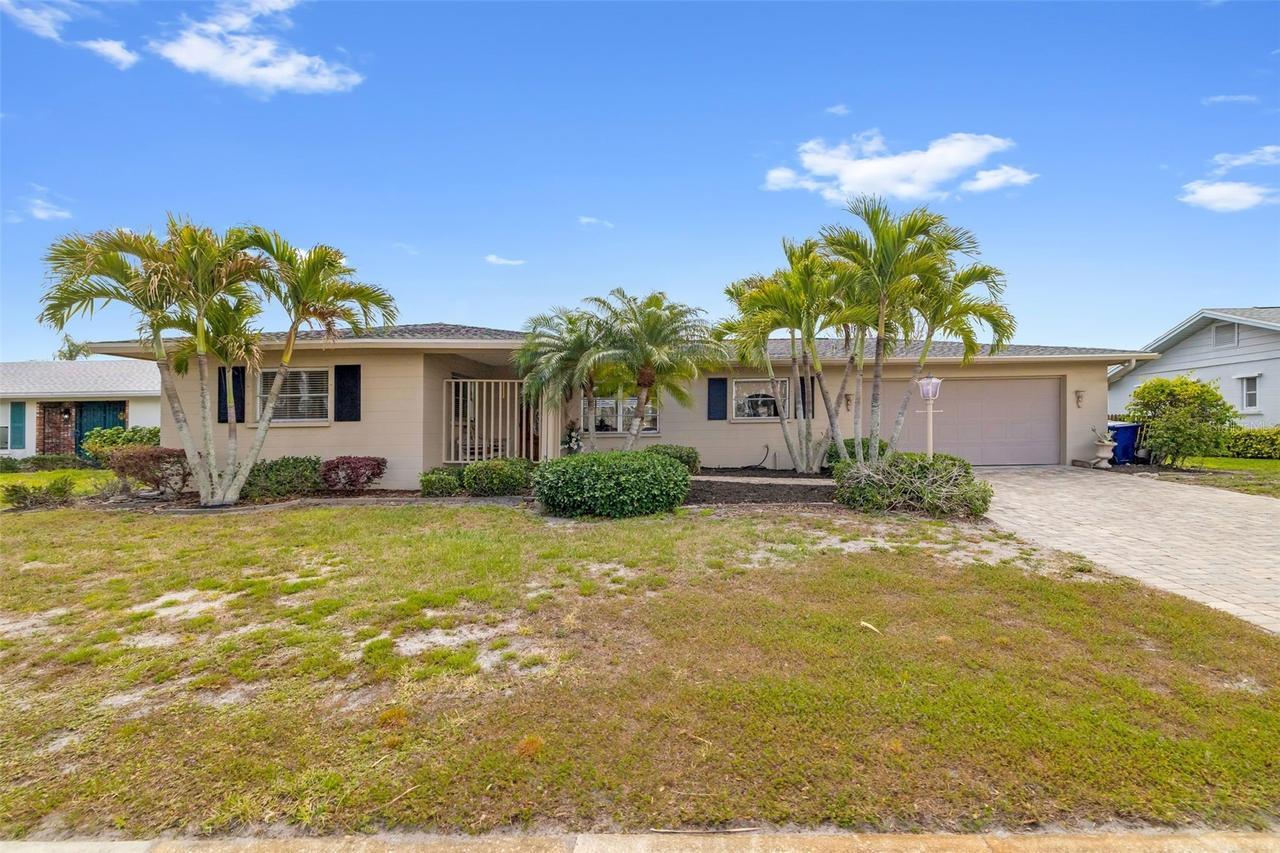 3136 Gulf Gate Dr., Sarasota, FL 34231