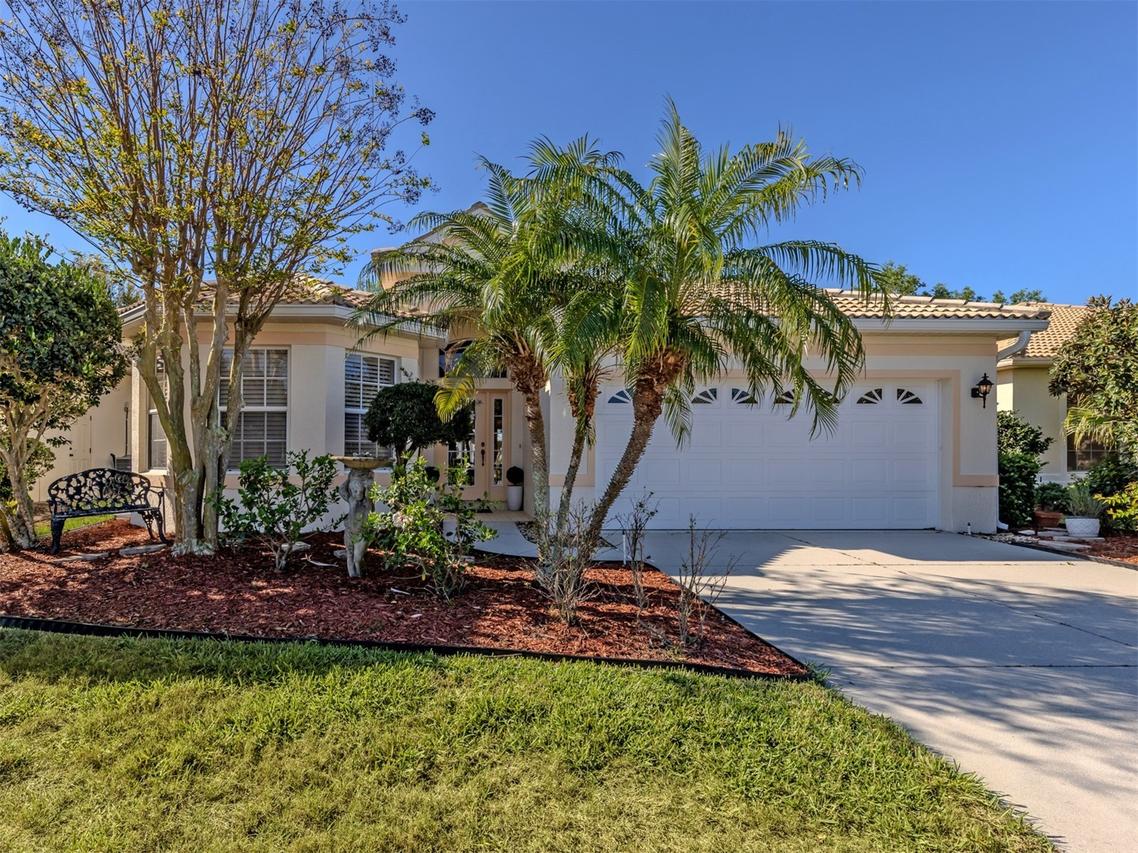 404 Pinewood Lake Dr., Venice, FL 34285
