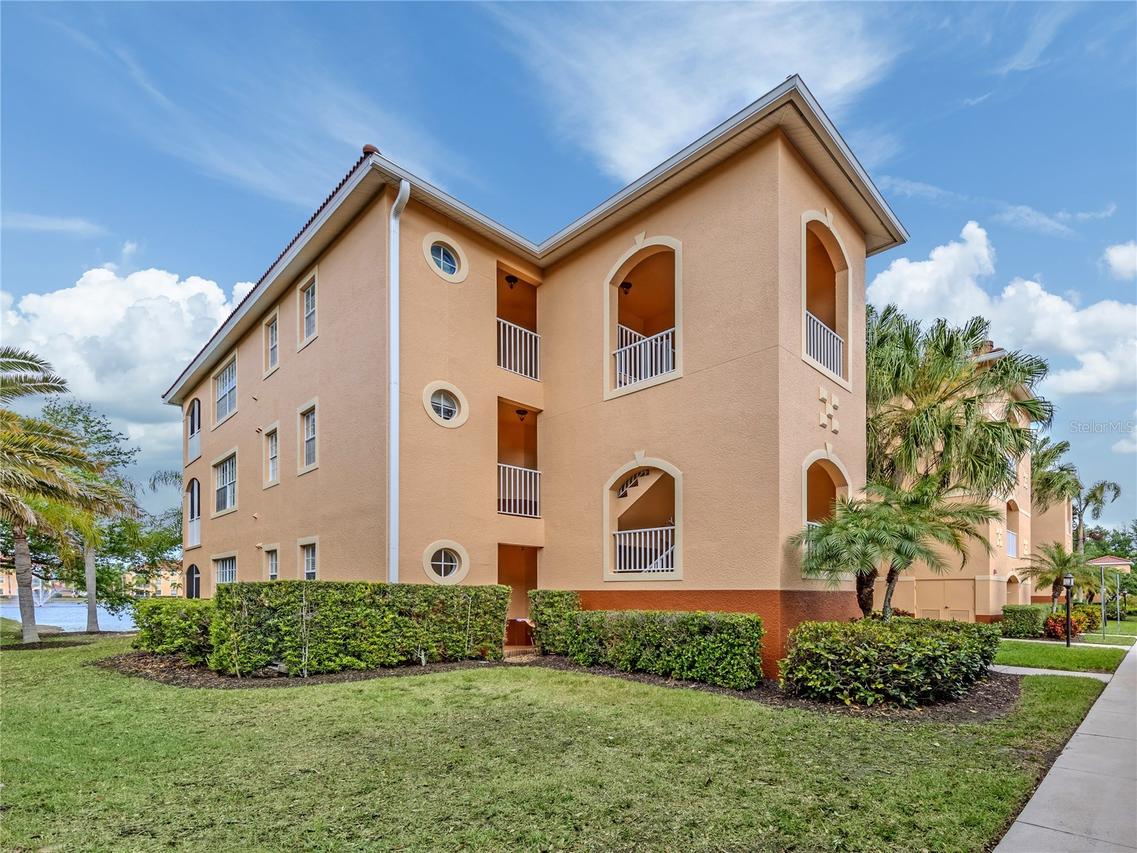 121 N Auburn Rd. #11, Venice, FL 34292