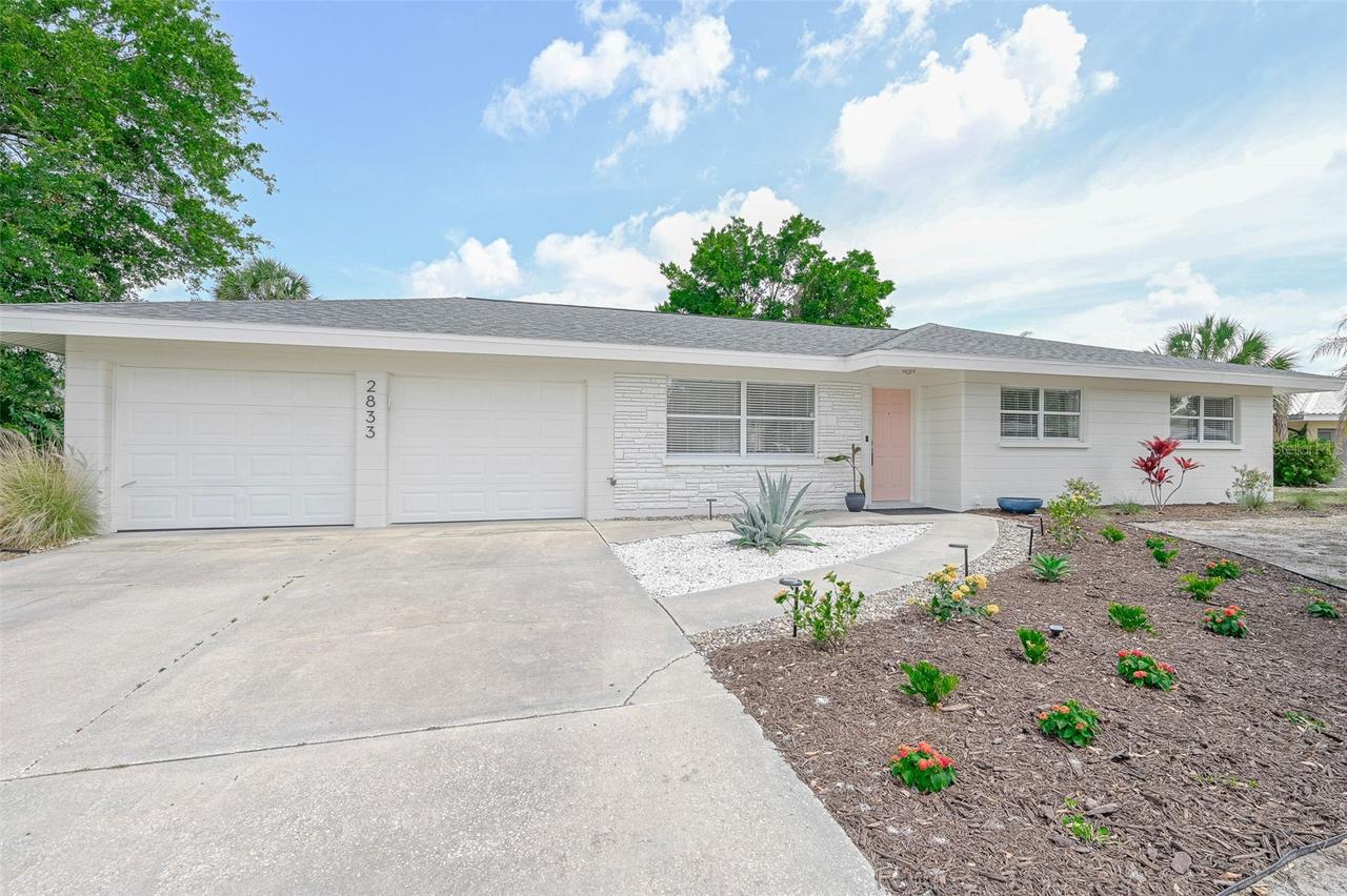 2833 Sunnyside St., Sarasota, FL 34239