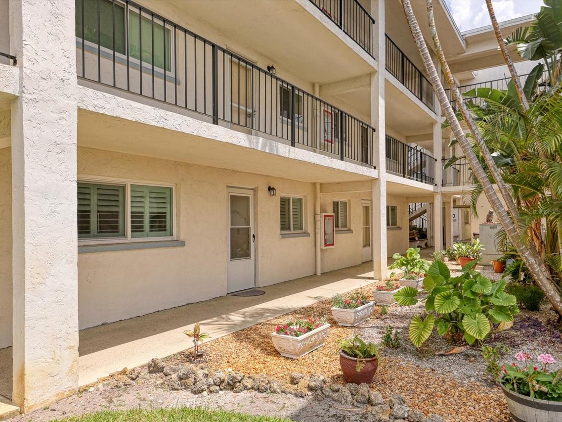 708 Tamiami Tr. #105, Venice, FL 34285