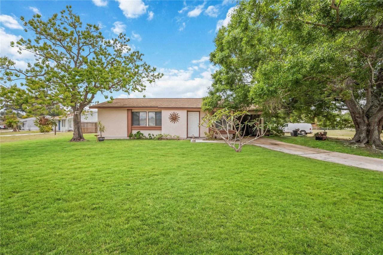 6911 Kenwood Dr., North Port, FL 34287