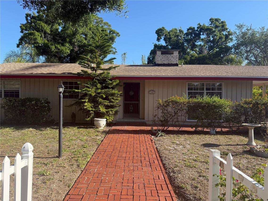 1827 Alta Vista St., Sarasota, FL 34236