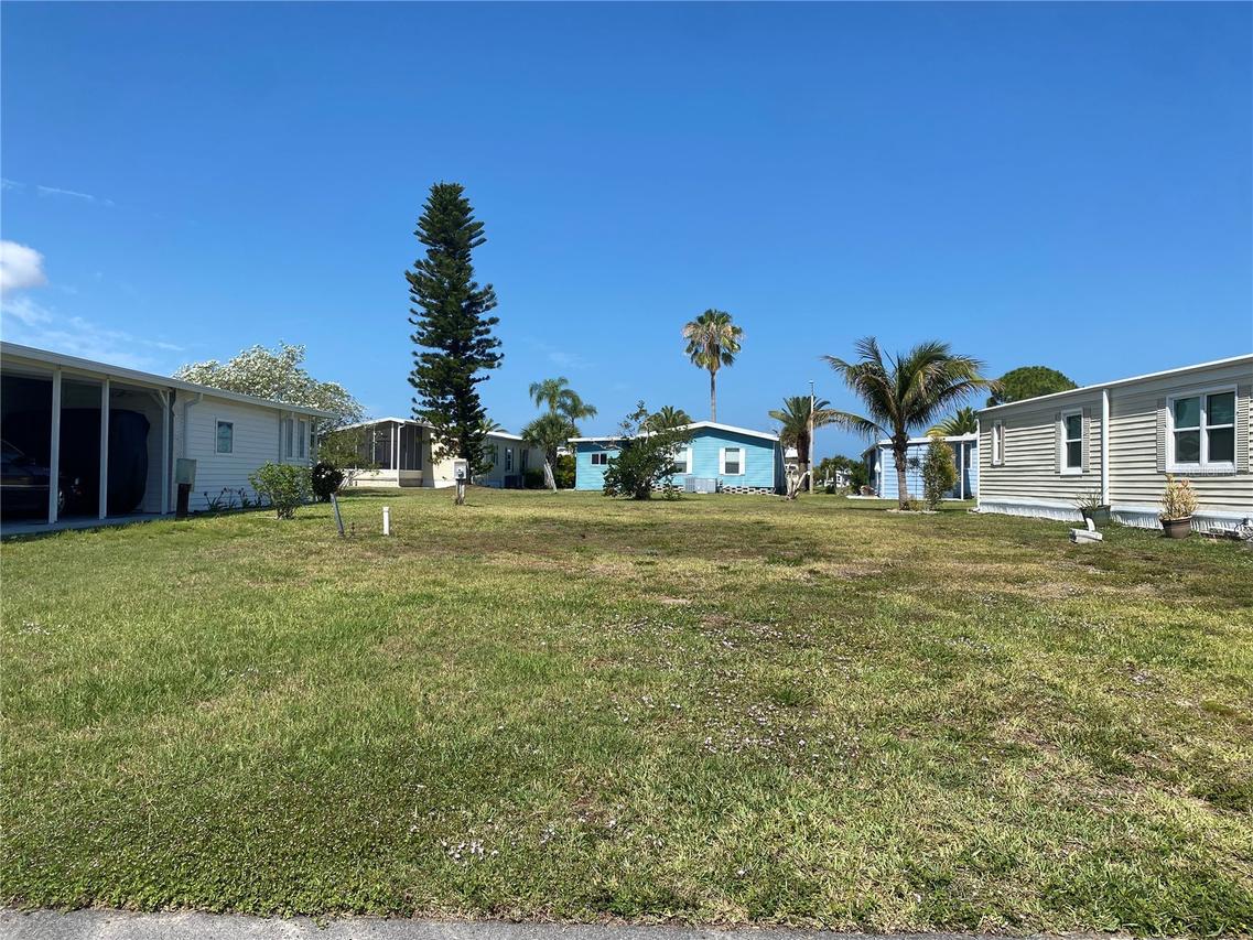530 Parkwood Ave., North Port, FL 34287