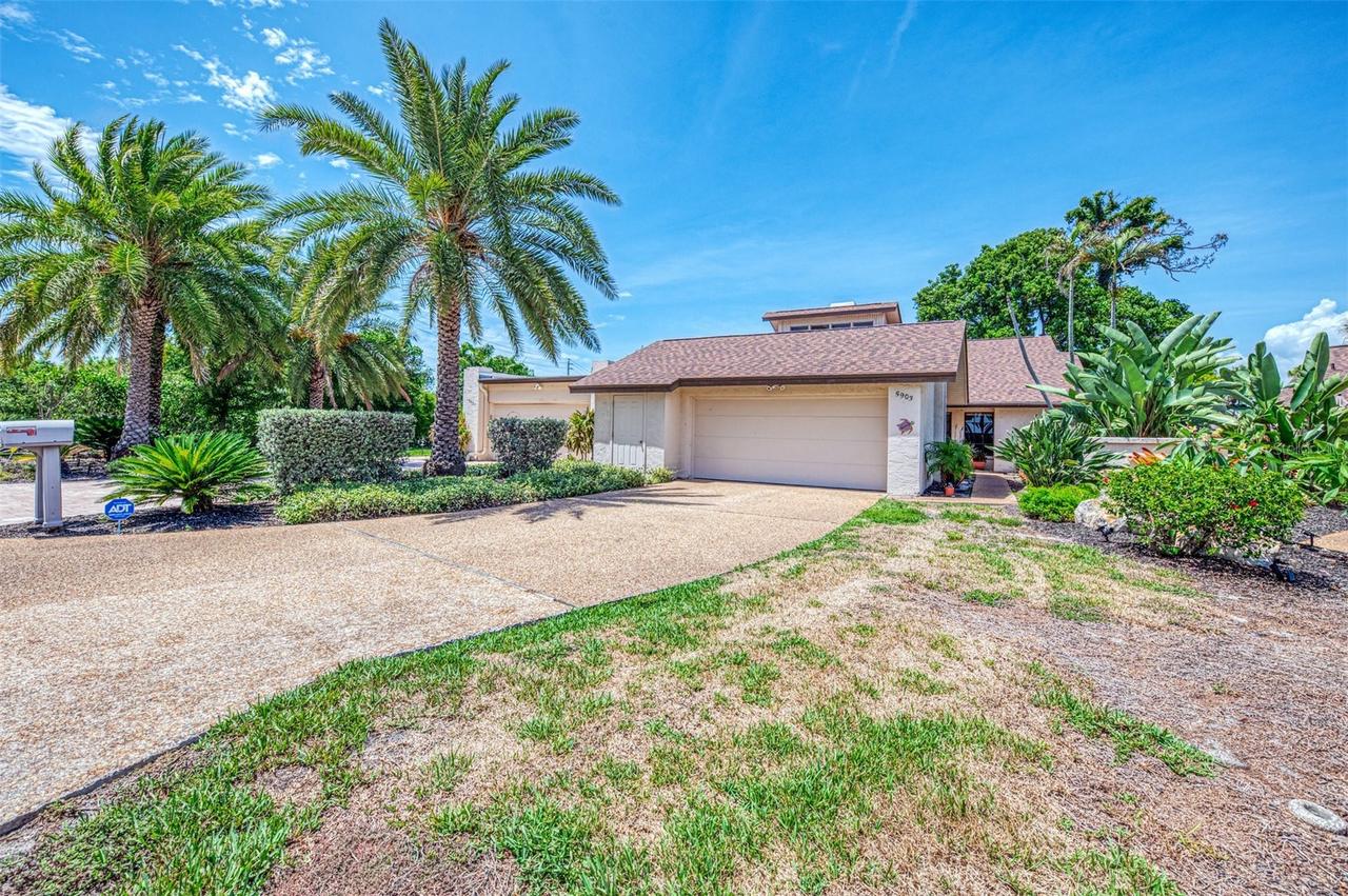 5903 La Vista Ln., Bradenton, FL 34210