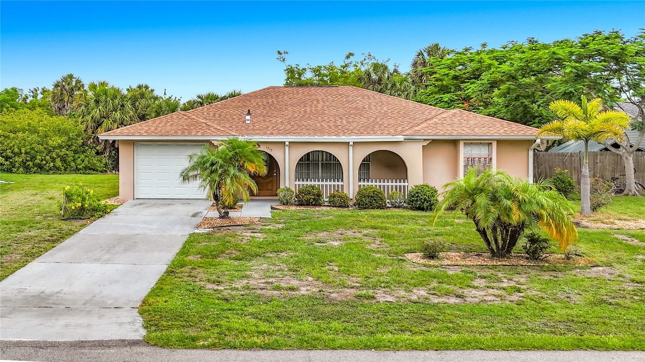 1213 Price Cir., Port Charlotte, FL 33948